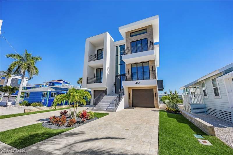 6 bedroom SingleFamilyResidence at 455 Palermo CIR, VENETIAN GARDENS, Fort Myers Beach — photo 3