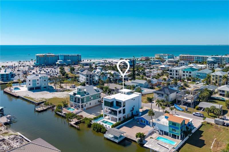 6 bedroom SingleFamilyResidence at 455 Palermo CIR, VENETIAN GARDENS, Fort Myers Beach — photo 4
