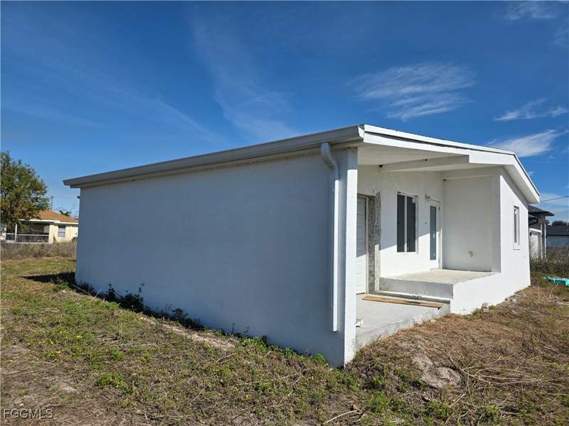 3 bedroom SingleFamilyResidence at 3030 39th ST SW, LEHIGH ACRES, Lehigh Acres — photo 2