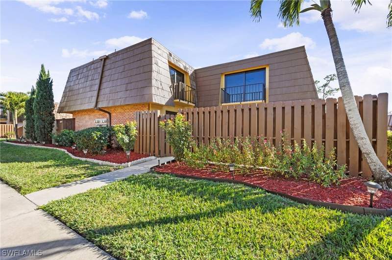 2 bedroom Townhouse at 1569 Park Meadows Dr 2, Parkwoods Townhouse Community, Fort Myers — photo 4
