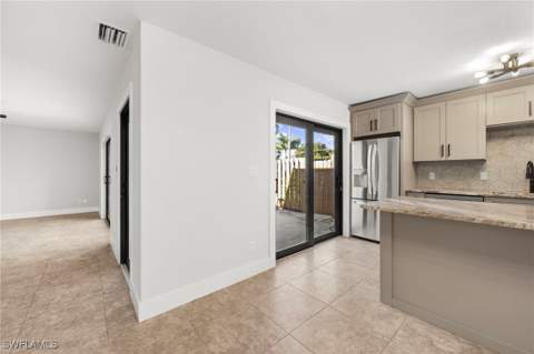 1569 Park Meadows Dr 2, Fort Myers FL - photo 9 of 26