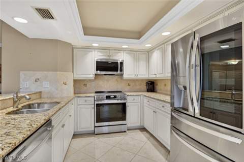 13235 Sherburne Cir 1602, Bonita Springs FL - photo 7 of 44