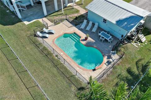 407 Copeland Ave N, Everglades City FL - photo 11 of 49