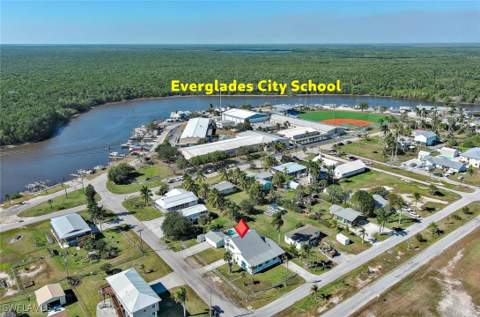 407 Copeland Ave N, Everglades City FL - photo 12 of 49