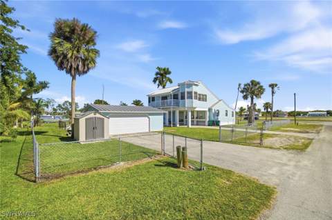 407 Copeland Ave N, Everglades City FL - photo 16 of 49