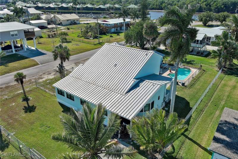 4 bedroom SingleFamilyResidence at 407 Copeland Ave N, Everglades City Club, Everglades City — photo 4