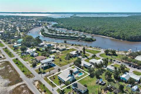 407 Copeland Ave N, Everglades City FL - photo 6 of 49