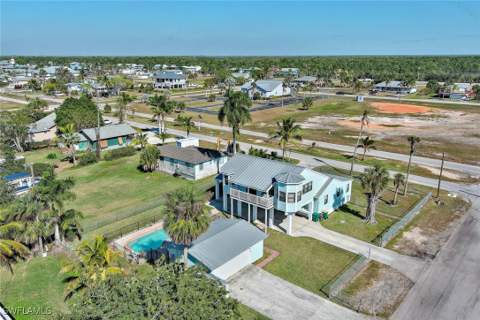 407 Copeland Ave N, Everglades City FL - photo 8 of 49