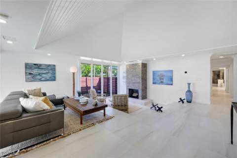 2943 Valencia Way, Fort Myers FL - photo 16 of 50
