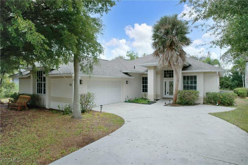 3 bedroom SingleFamilyResidence at 1580 Argyle Dr, McGregor Gardens Est, Fort Myers — photo 2