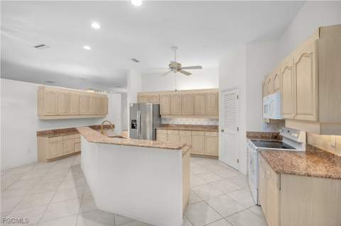 1580 Argyle Dr, Fort Myers FL - photo 6 of 46
