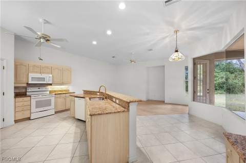 1580 Argyle Dr, Fort Myers FL - photo 7 of 46