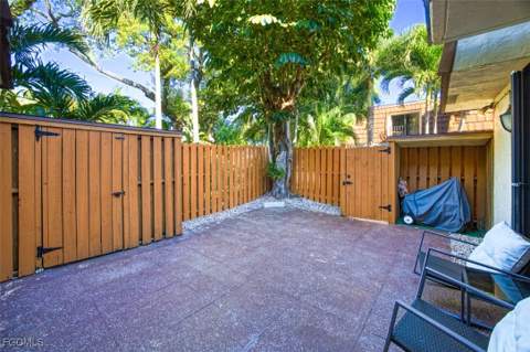 1444 Park Shore Cir 3, Fort Myers FL - photo 22 of 30
