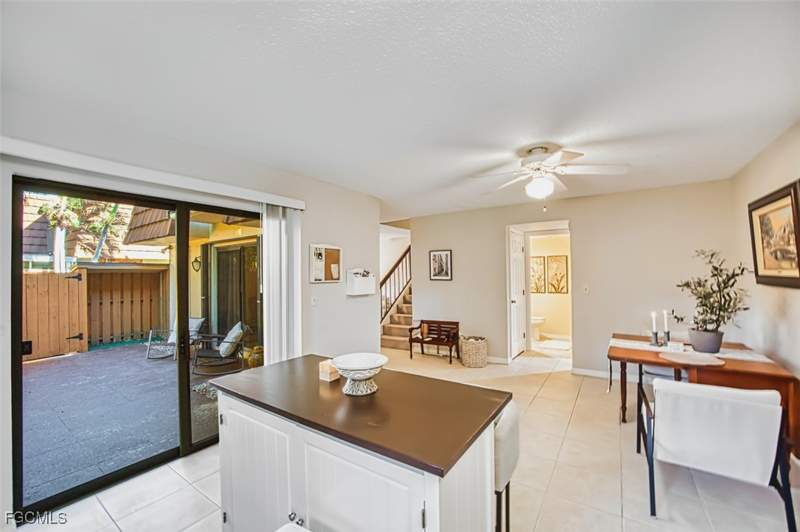 2 bedroom Townhouse at 1444 Park Shore Cir 3, Hamlet, Fort Myers — photo 5