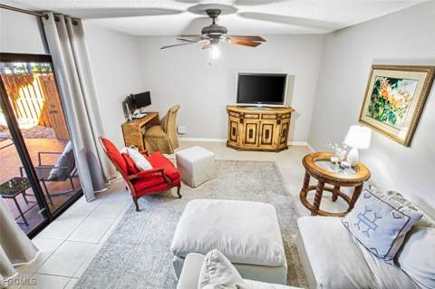 1444 Park Shore Cir 3, Fort Myers FL - photo 8 of 30