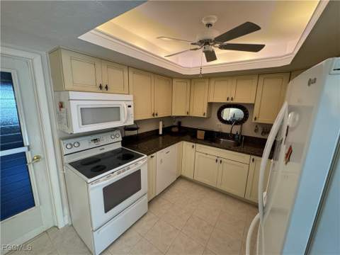 5773 Bass Cir, Fort Myers FL - photo 10 of 43