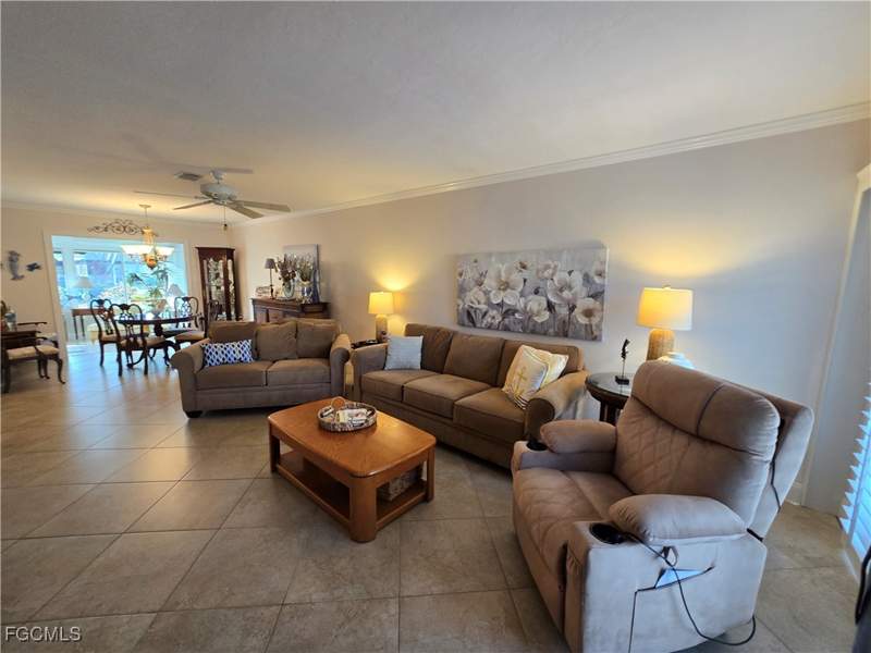 4 bedroom Townhouse at 5773 Bass Cir, Hidden Harbour One Condo, Fort Myers — photo 4