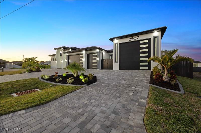 4 bedroom SingleFamilyResidence at 2507 Gleason Pkwy, Cape Coral, Cape Coral — photo 2