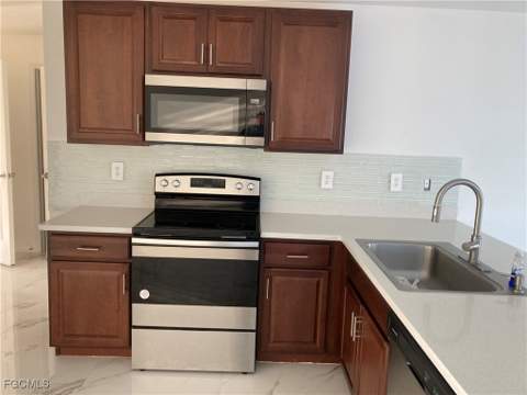 142 Plantation Dr, Labelle FL - photo 10 of 38