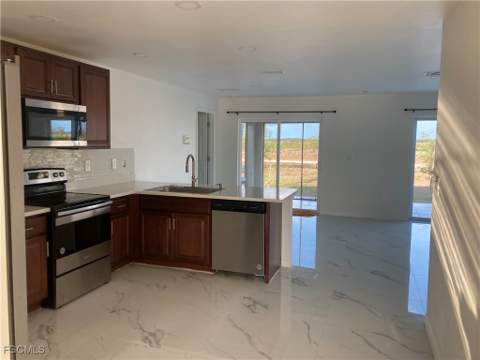 142 Plantation Dr, Labelle FL - photo 11 of 38