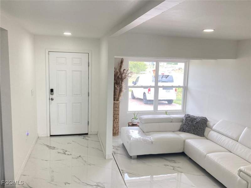 3 bedroom SingleFamilyResidence at 142 Plantation Dr, Banyan Village, Labelle — photo 3