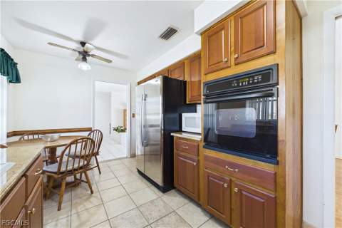 2306 SE 15th Ter, Cape Coral FL - photo 14 of 48