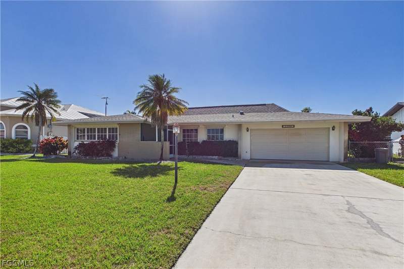 3 bedroom SingleFamilyResidence at 2306 SE 15th Ter, Cape Coral, Cape Coral — photo 2