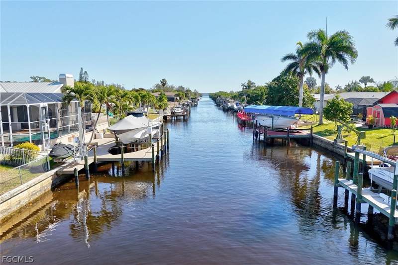 3 bedroom SingleFamilyResidence at 2306 SE 15th Ter, Cape Coral, Cape Coral — photo 5