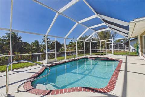 2306 SE 15th Ter, Cape Coral FL - photo 6 of 48
