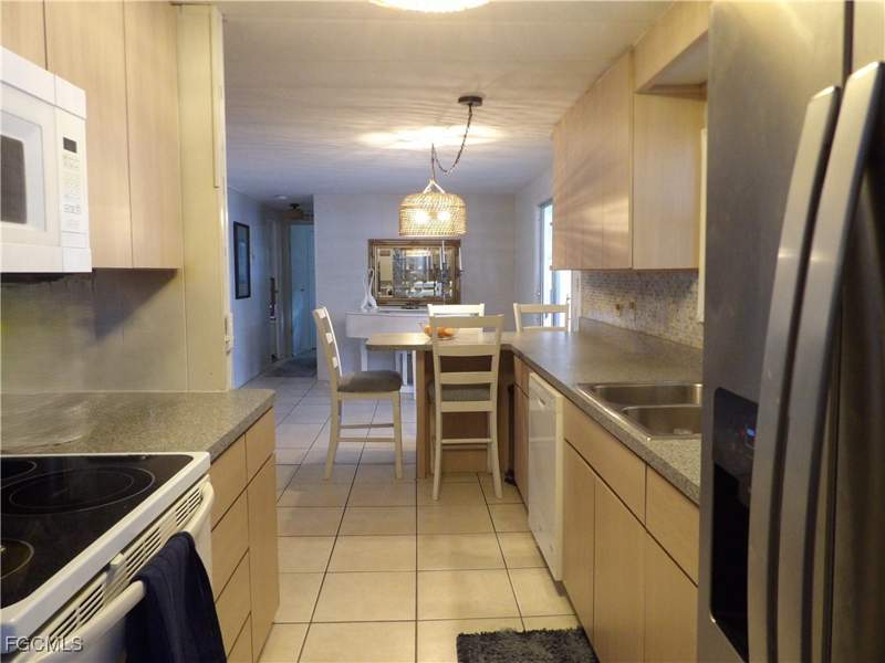 4 bedroom ManufacturedHome at 838 Hollyberry Ct, Forest Park Mobile Home, North Fort Myers — photo 5