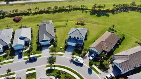 4605 Centaurus Cir, Naples FL - photo 8 of 46