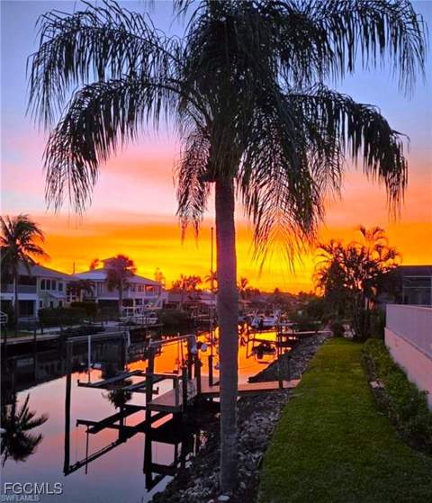 5471 Harborage Dr, Fort Myers FL - photo 10 of 50