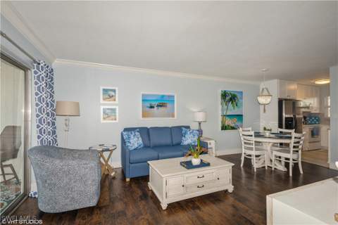 190 Turtle Lake Ct 311, Naples FL - photo 8 of 47