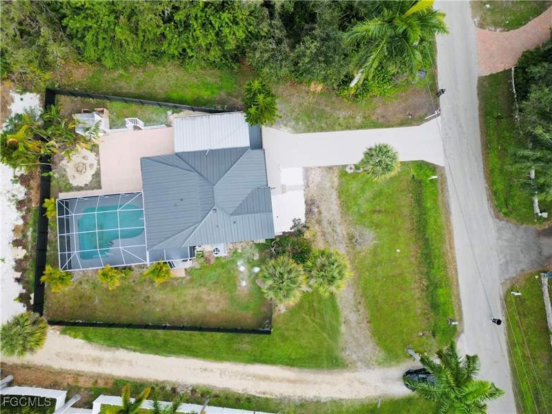 2 bedroom SingleFamilyResidence at 48 W North Shore Ave, North Fort Myers, North Fort Myers — photo 5