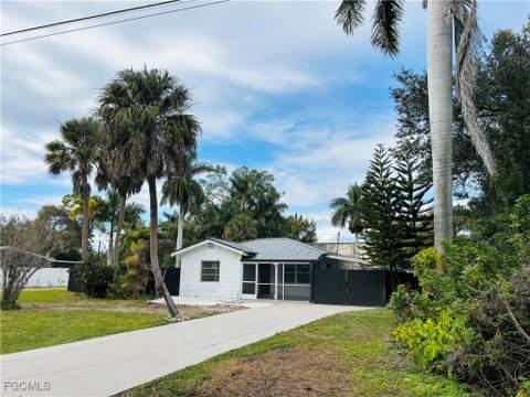 48 W North Shore Ave, North Fort Myers FL - photo 7 of 44