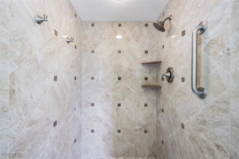 1030 Aqua Ln, Fort Myers FL - photo 18 of 41