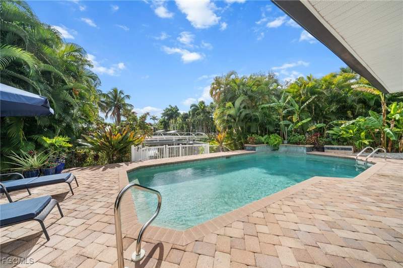 5 bedroom SingleFamilyResidence at 1030 Aqua Ln, Whiskey Creek, Fort Myers — photo 2