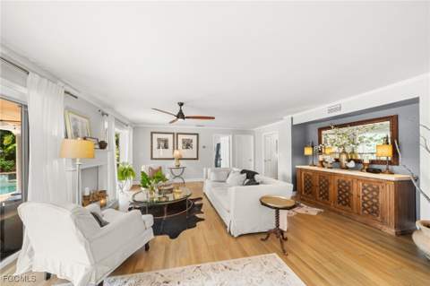 1030 Aqua Ln, Fort Myers FL - photo 8 of 41