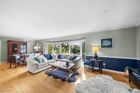 1030 Aqua Ln, Fort Myers FL - photo 9 of 41