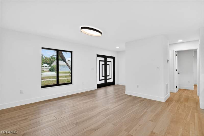 3 bedroom SingleFamilyResidence at 1433 Paloma Dr, Fort Myers, Fort Myers — photo 4