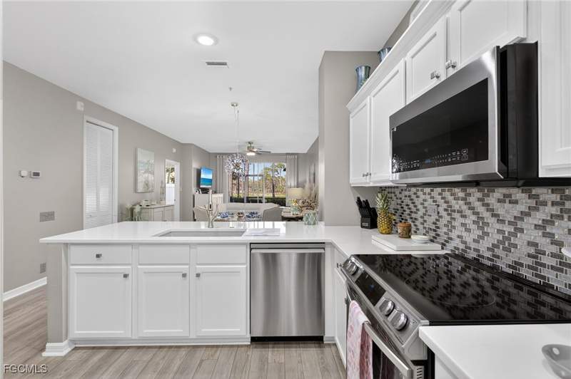 2 bedroom Condominium at 8231 Parkstone Pl 105, Vanderbilt Country Club, Naples — photo 5