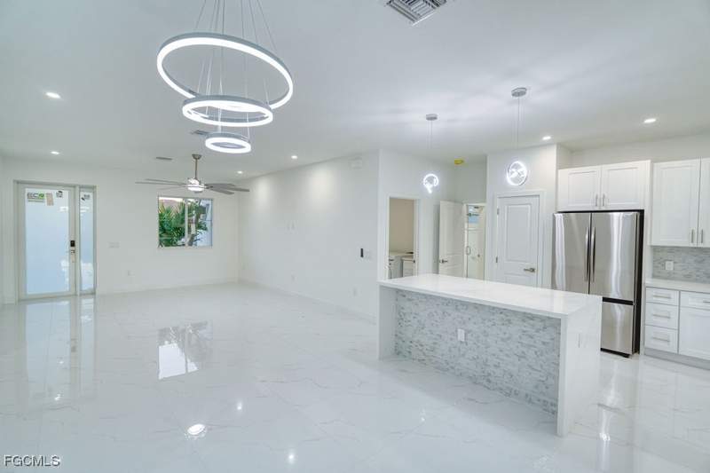 3 bedroom SingleFamilyResidence at 34 SE 23rd Pl, Cape Coral, Cape Coral — photo 5