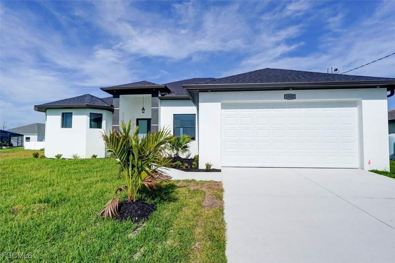 3 bedroom SingleFamilyResidence at 1032 NW 36th Pl, Cape Coral, Cape Coral — photo 2