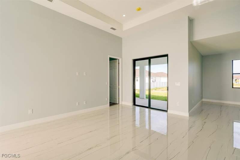 3 bedroom SingleFamilyResidence at 1032 NW 36th Pl, Cape Coral, Cape Coral — photo 5