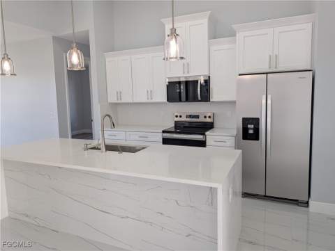 1032 NW 36th Pl, Cape Coral FL - photo 8 of 37