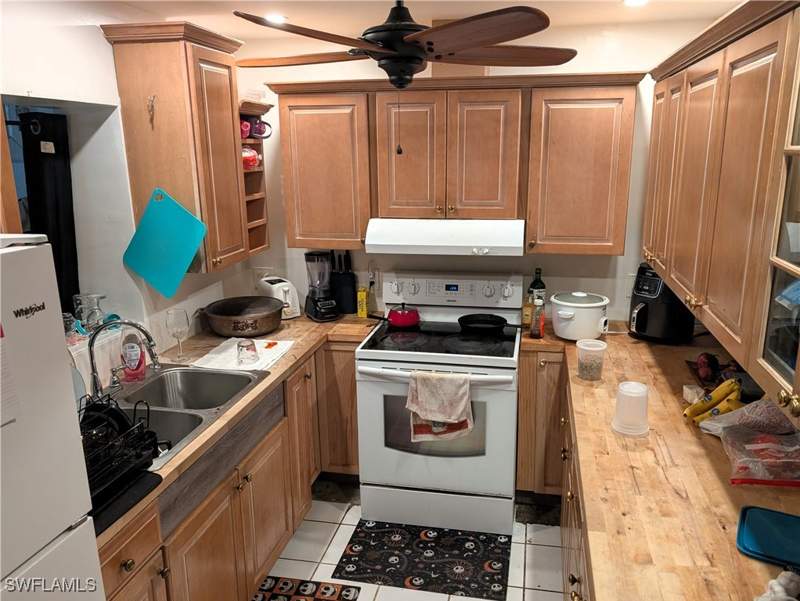3 bedroom SingleFamilyResidence at 2416 Andrew Dr, Wilmer Heights, Naples — photo 3