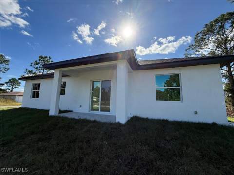 1121 Florence St E, Lehigh Acres FL - photo 9 of 31