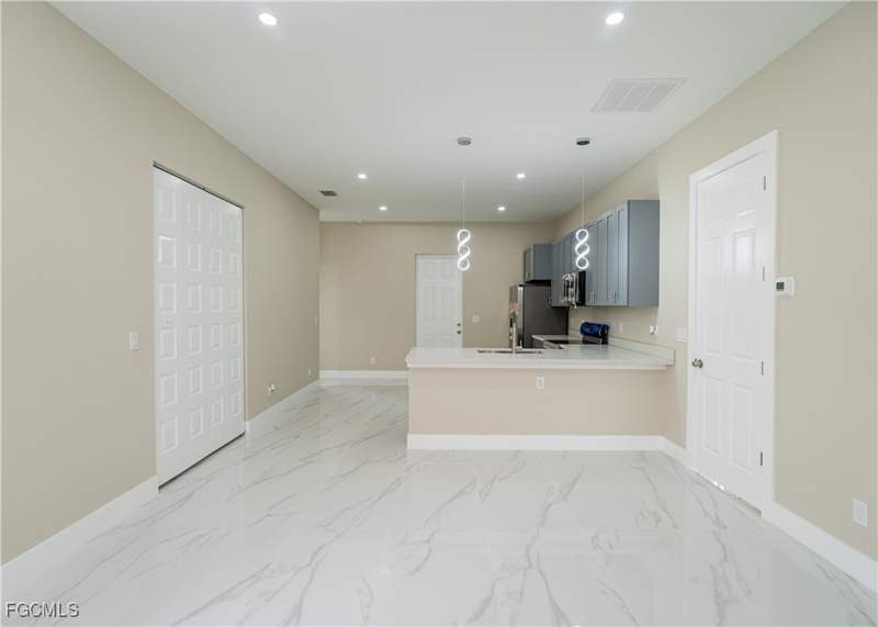 4 bedroom SingleFamilyResidence at 742 Jaguar Blvd, Lehigh Acres, Lehigh Acres — photo 4