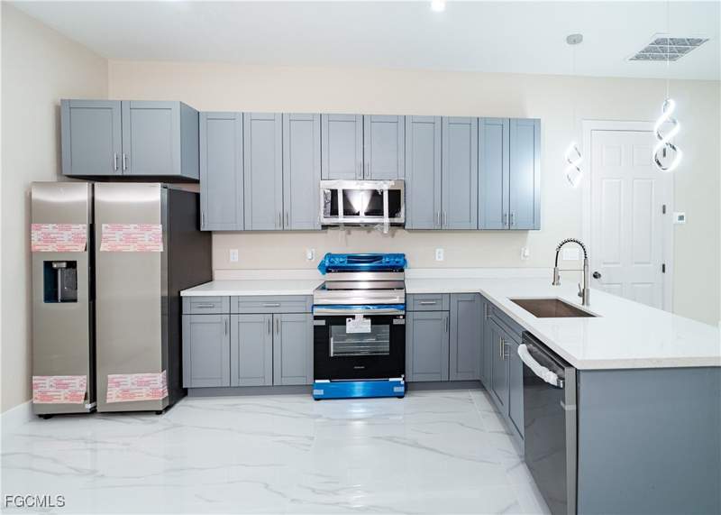 4 bedroom SingleFamilyResidence at 742 Jaguar Blvd, Lehigh Acres, Lehigh Acres — photo 5