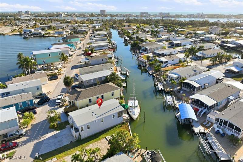 2 bedroom SingleFamilyResidence at 35 Emily Ln, Emily Lane Land Condo, Fort Myers Beach — photo 2